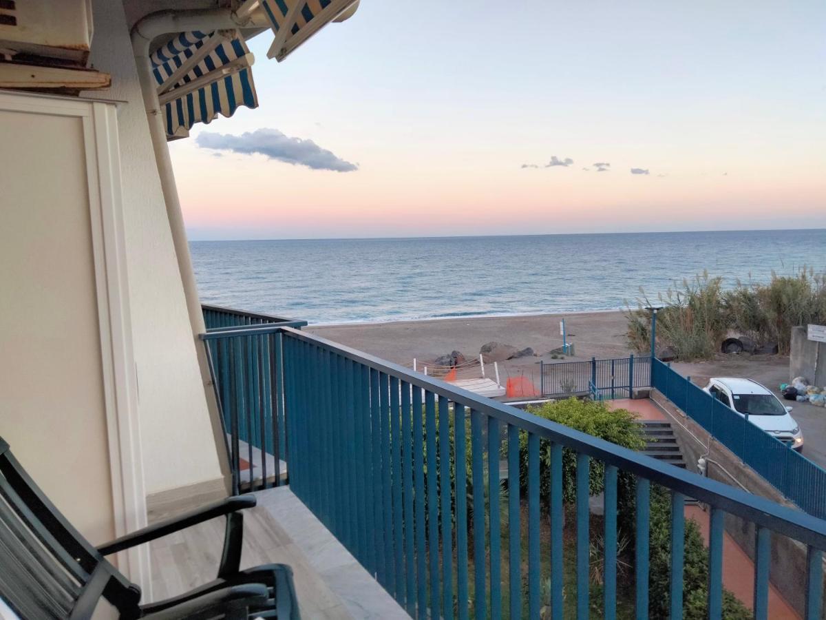 Villa Seaside Giardini Naxos Esterno foto