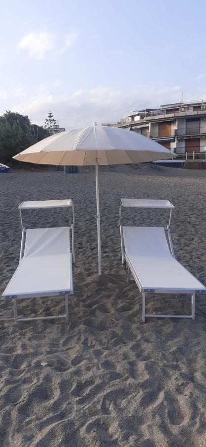 Villa Seaside Giardini Naxos Esterno foto
