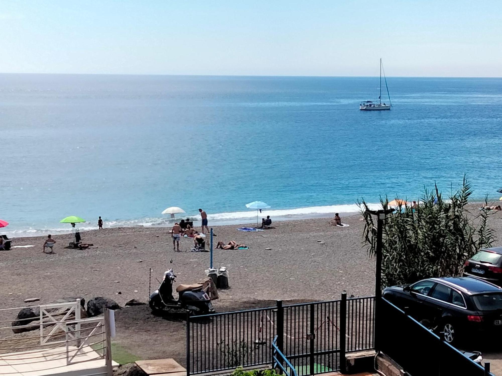 Villa Seaside Giardini Naxos Esterno foto